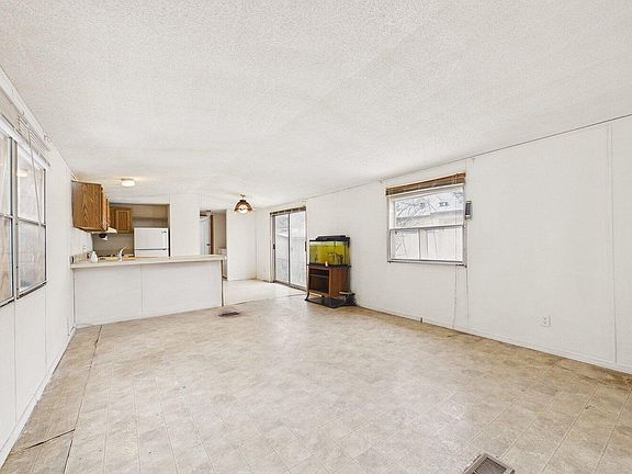 4th image of 1116 4th Ave E Space 3