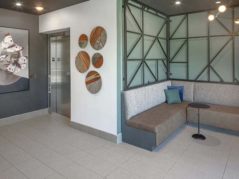 Oak Street Lofts — Photo 27