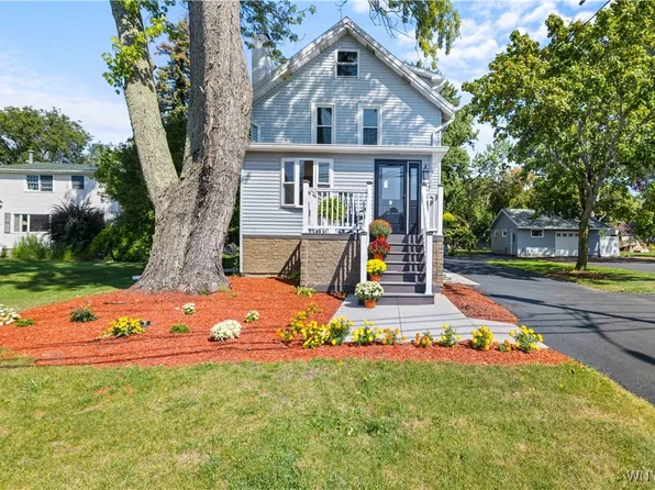 2726 Hemlock Rd, Eden, NY 14057