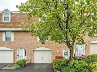 32 Oxford Ct, Pittsburgh, PA