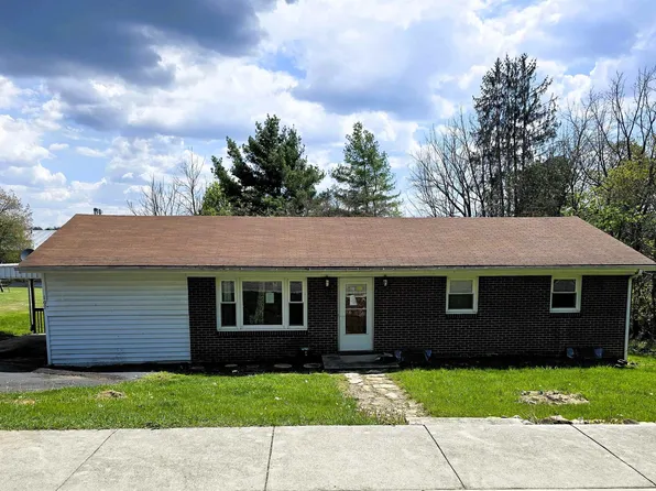 107 E Buck Ave, Rural Retreat, VA 24368