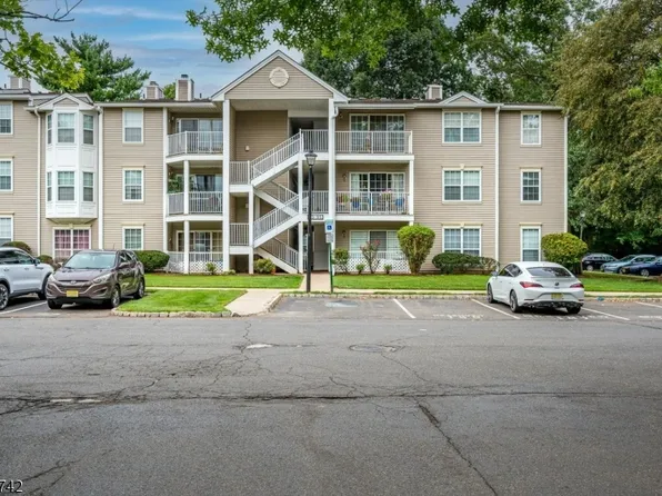 85 Lindsey Ct, Franklin Twp., NJ 08823