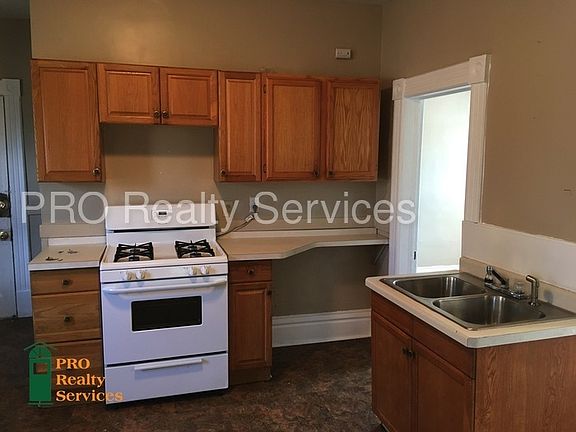3rd image of 700 Edgerton St #2