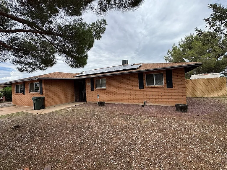 1281 N Catalina Dr — Photo 5