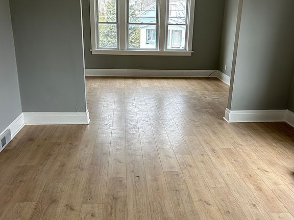 4th image of 299 Esser Ave #2