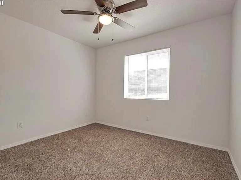 2323 Cedar St #B — Photo 16
