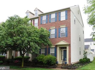 26025 Murrey Dr, Chantilly, VA 20152