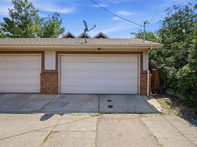 803 S Clarkson St — Photo 27