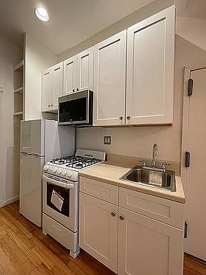 5th image of 436 W 49th St #1FE
