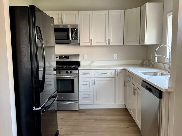 123 W 35th St