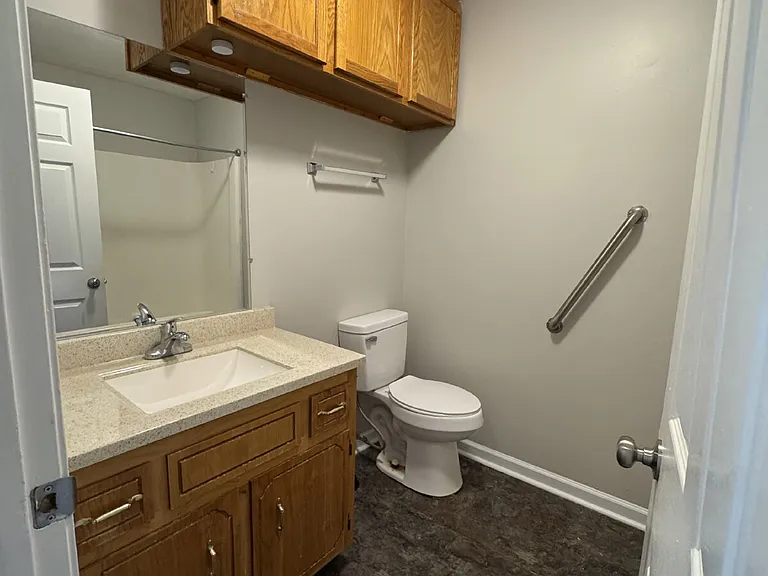 415 Eddy St — Photo 8