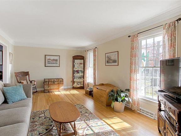 5th image of 8511 Ironington Ct
