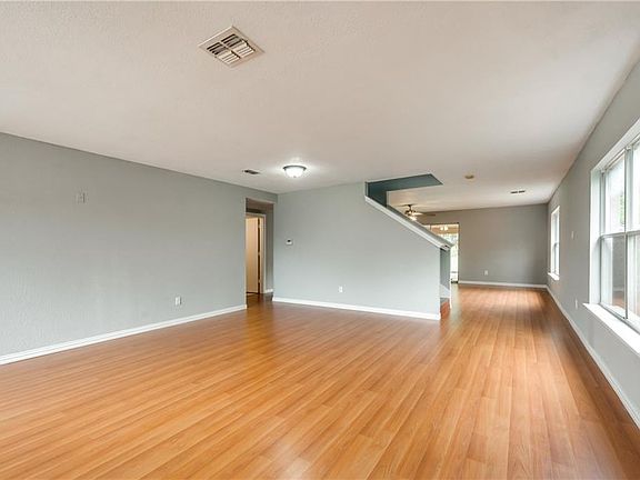 4th image of 609 Gibson St