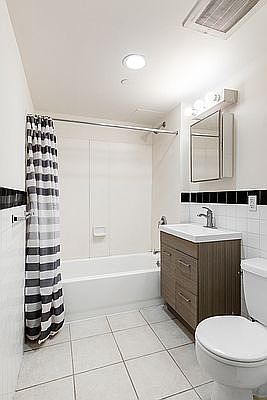 3rd image of 2737 27th St APT 1A