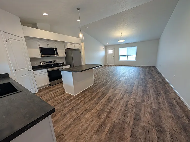 3411 Glacier Dr — Photo 15