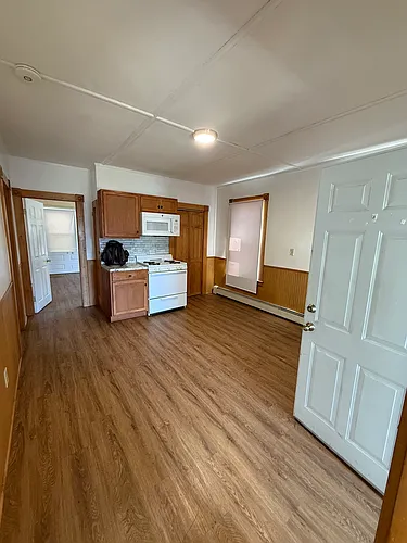 136 Campbell St Photo 1