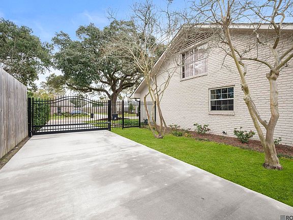 4th image of 3744 Ridgetop Dr