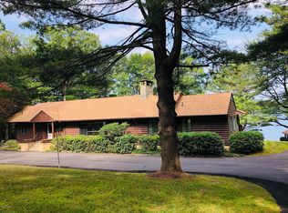899 Twin Lakes Rd, Shohola, PA 18458