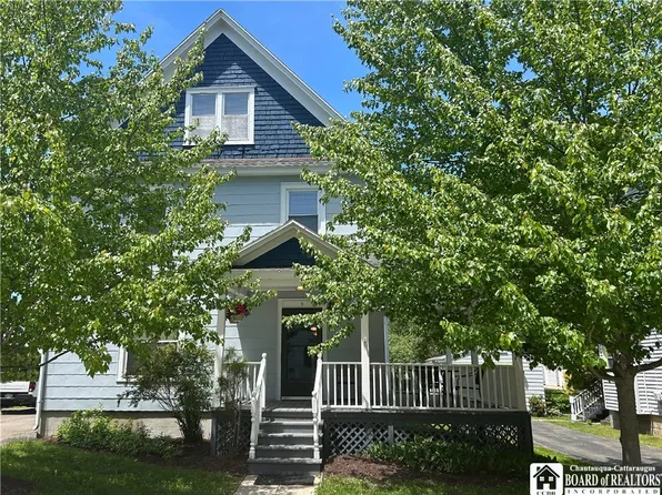 9 Maple St, Bemus Pt, NY 14712