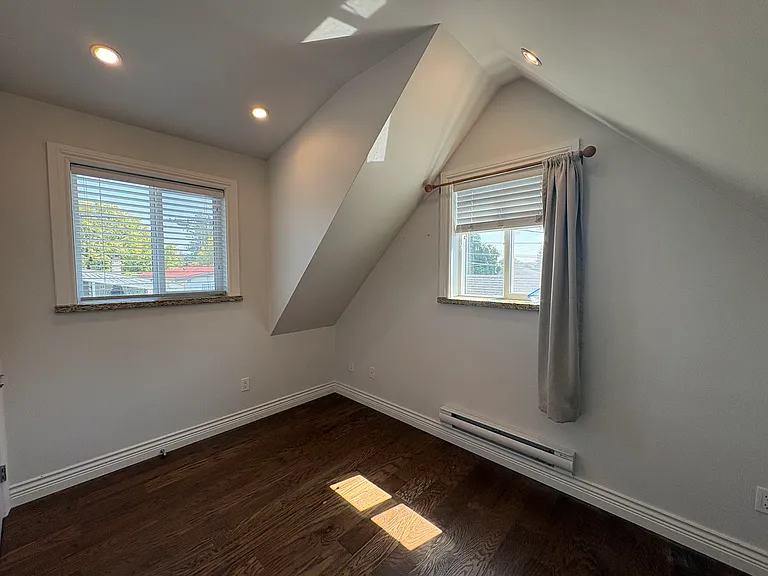 5772 Rhodes St — Photo 17