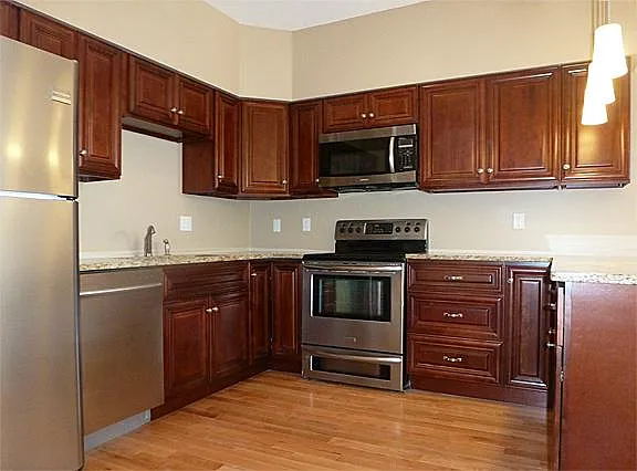 1 bed, 690 sqft, $1,700 — Photo 3