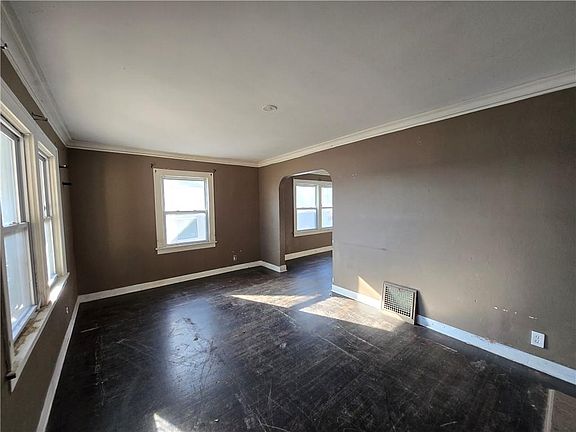 5th image of 334 N Belmont Blvd