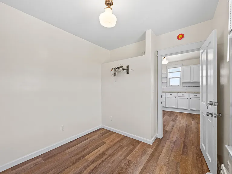 35 North St #B — Photo 15