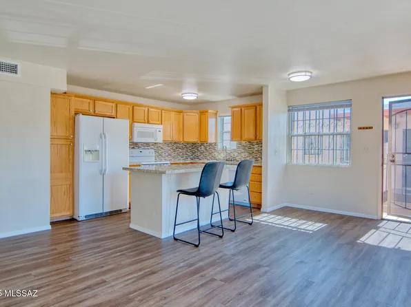 1961 N Camino Serna Unit D, Tucson, AZ 85715