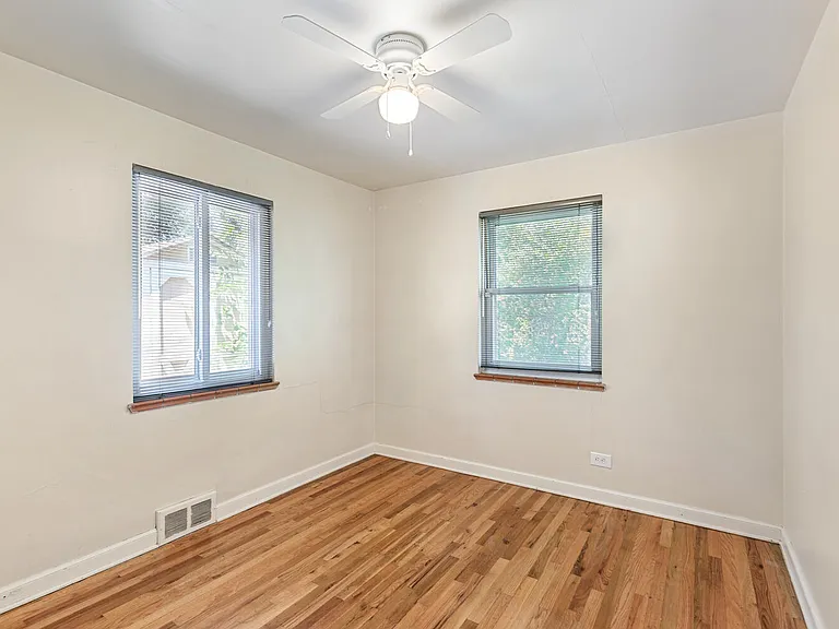 1663 Poplar St — Photo 17
