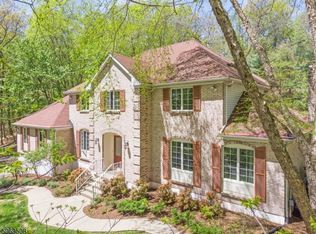 5 Horizon Dr, Mendham, NJ 07945