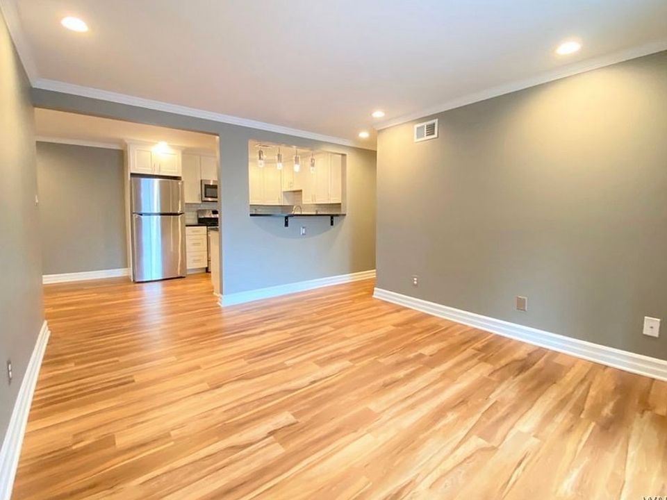 1st image of 770 W Ferry St APT 14A