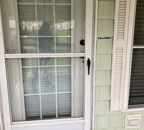 2nd image of 502 Frontier St #10