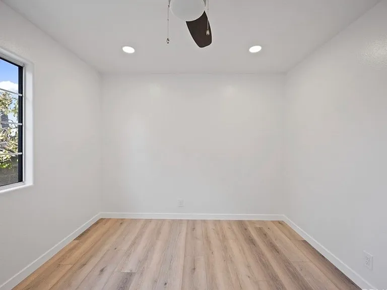 424 Parkman Ave #424 — Photo 8