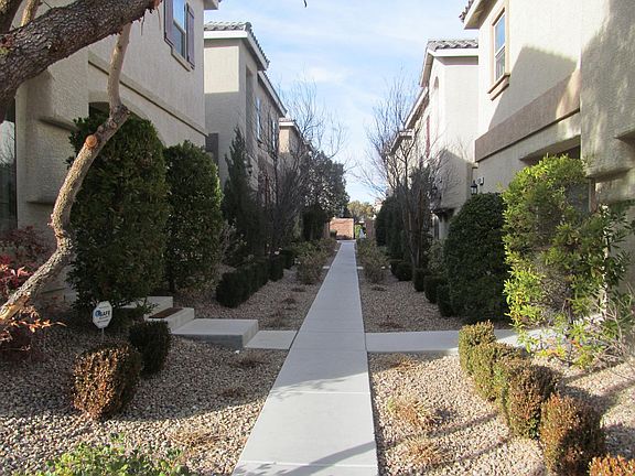 2nd image of 9570 Vega Carpio Ave