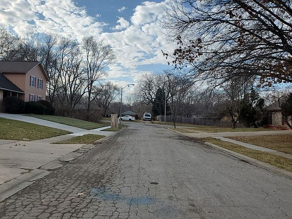 4th image of 9309 E 90th Pl