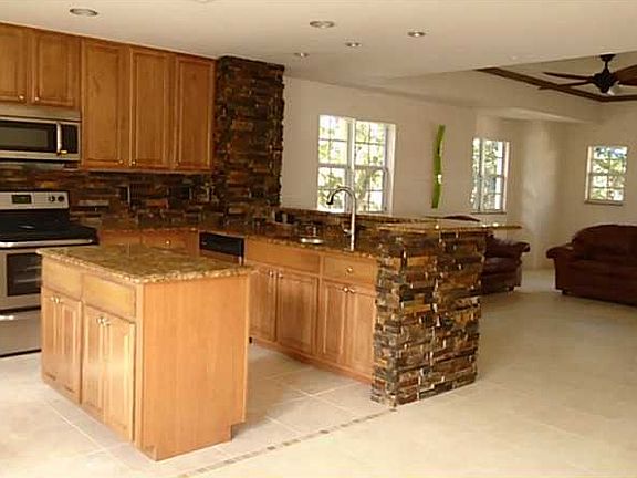 4th image of 610 SW 1st Ln #46