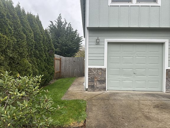 2nd image of 215 Pioneer Dr