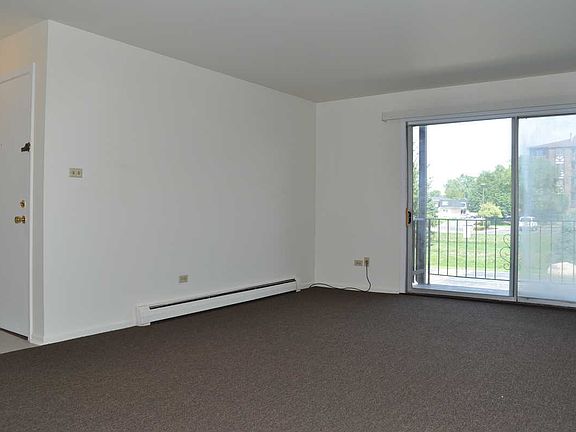3rd image of 5645 Edgelake Dr