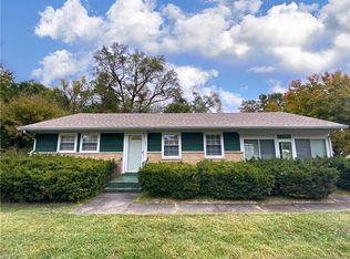 102 W Loma Vista Dr, Jeffersonville, IN 47130