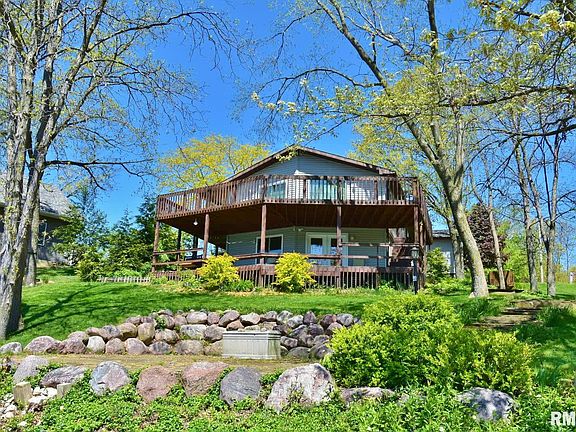 3rd image of 111 Birch Ct