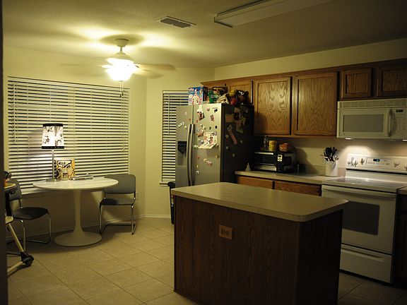 Kitchen/Dinette Area