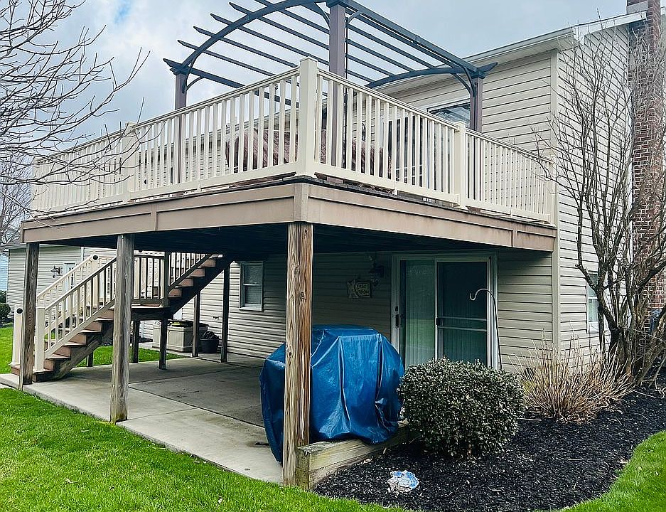 2nd image of 208 Boyd Ln