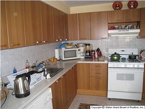 2nd image of 210 Essex Dr