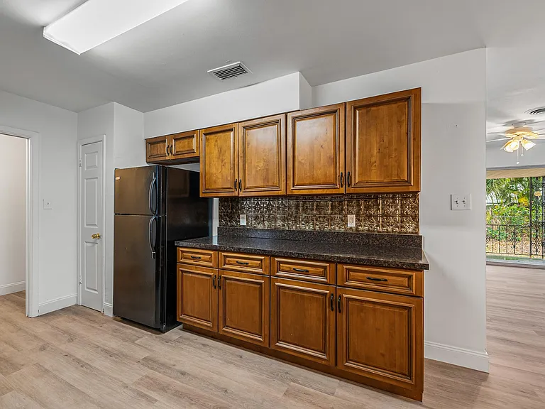 3402 W North A St — Photo 14