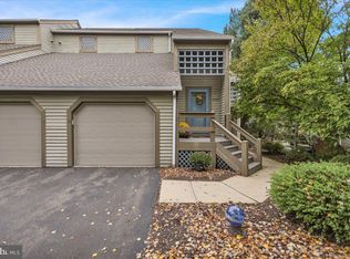 2035 Meadow Gln, Wyomissing, PA 19610