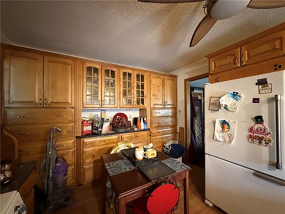 4th image of 1014 Illinois Dr