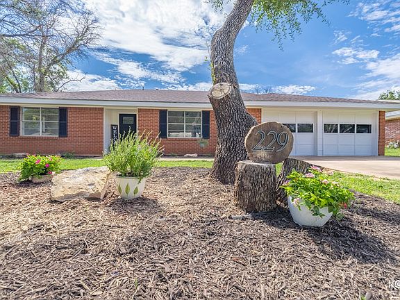 2nd image of 229 Twin Oaks Dr