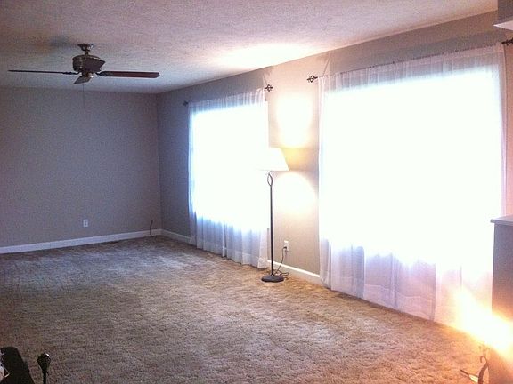4th image of 308 S Poplar Ct