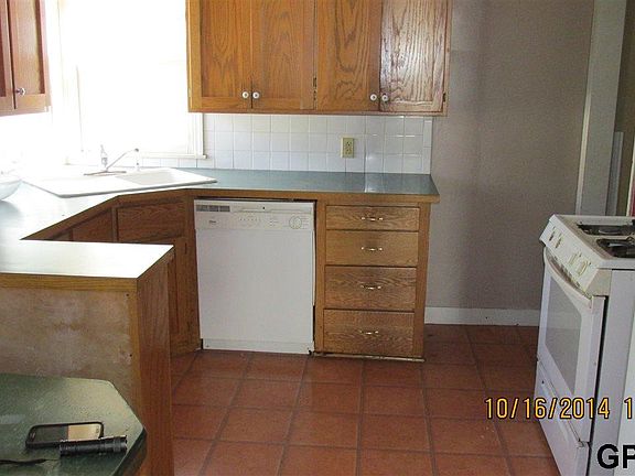4th image of 3305 Avenue D