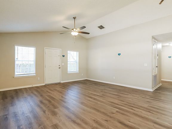 4th image of 7325 Ironside Dr E